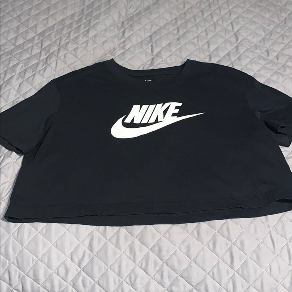 Nike loose fit crop top
